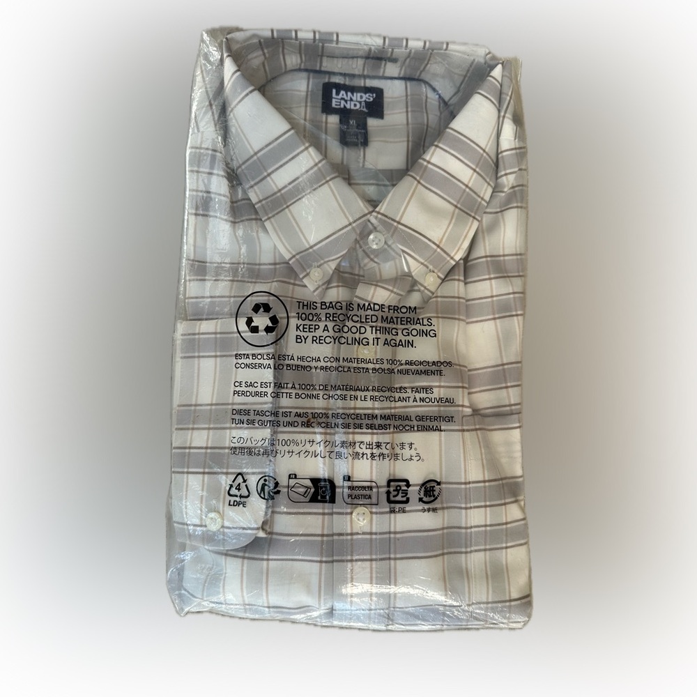 Lands' End Gray and White Checkered Shirt
Traditional Fit - XL
New in Packaging - Picture 2 of 3